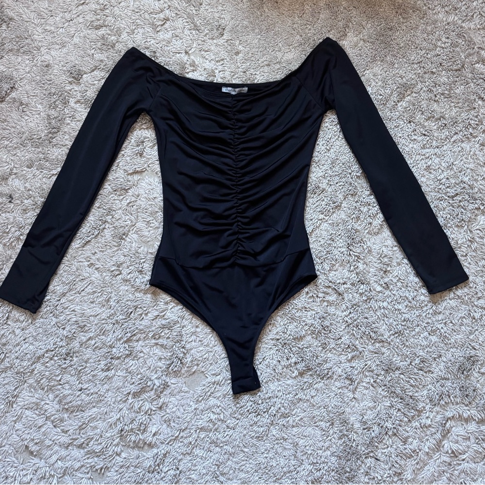 Charlotte Russe Black Ruched Long-Sleeve Bodysuit